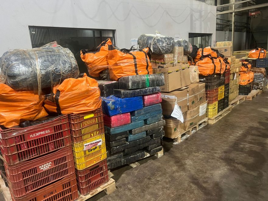 PF realiza operação de incineração de mais de 8 toneladas de entorpecentes na região da Tríplice Fronteira
