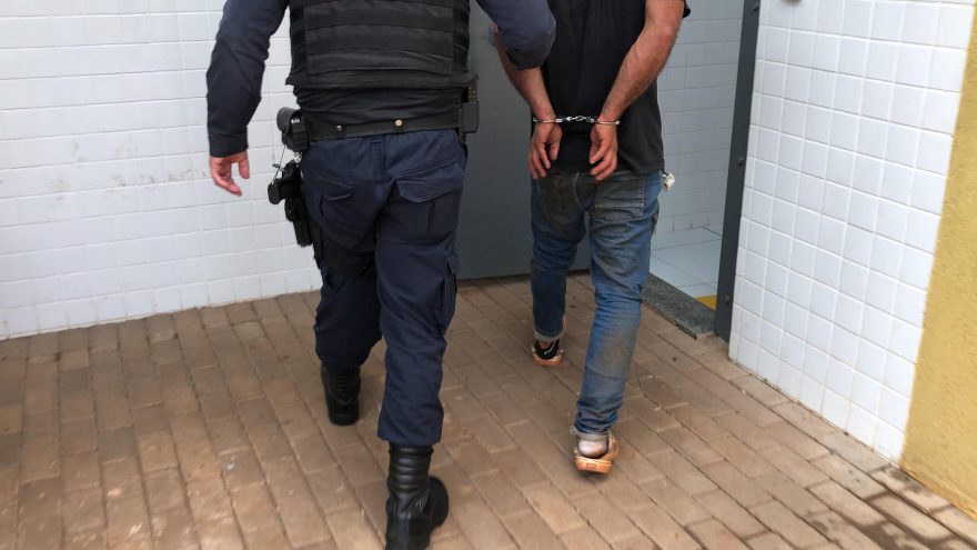 Homem é preso com anabolizantes na Rua Paraná