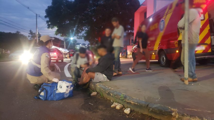 Homem fica ferido em acidente entre duas motos na Rua Jorge Lacerda