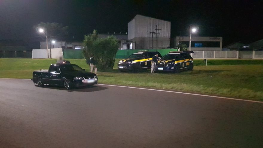 PRF intensifica fiscalização a veículos no Trevo do Guarujá 