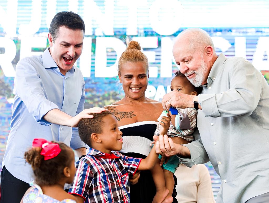 Lula pergunta para mãe de 5 filhos: ‘quando vai fechar a porteira, companheira?’