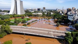 Das 441 cidades em calamidade no RS, só 69 pediram recursos federais