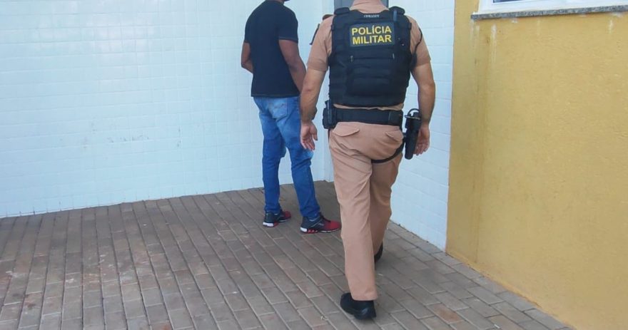 Pai é detido após separar briga de irmãos no bairro Alto Alegre