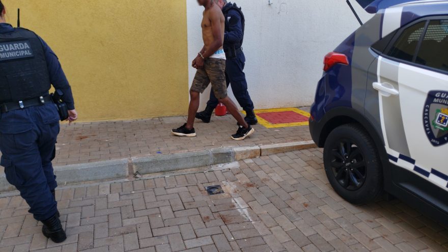 Homem é detido pela Guarda Municipal após furto de residência