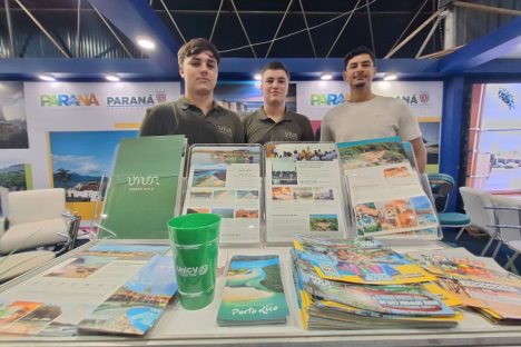 Empresários expõem produtos e prospectam negócios no espaço de turismo da Expoingá Imagem referente a Empresários expõem produtos e prospectam negócios no espaço de turismo da Expoingá
