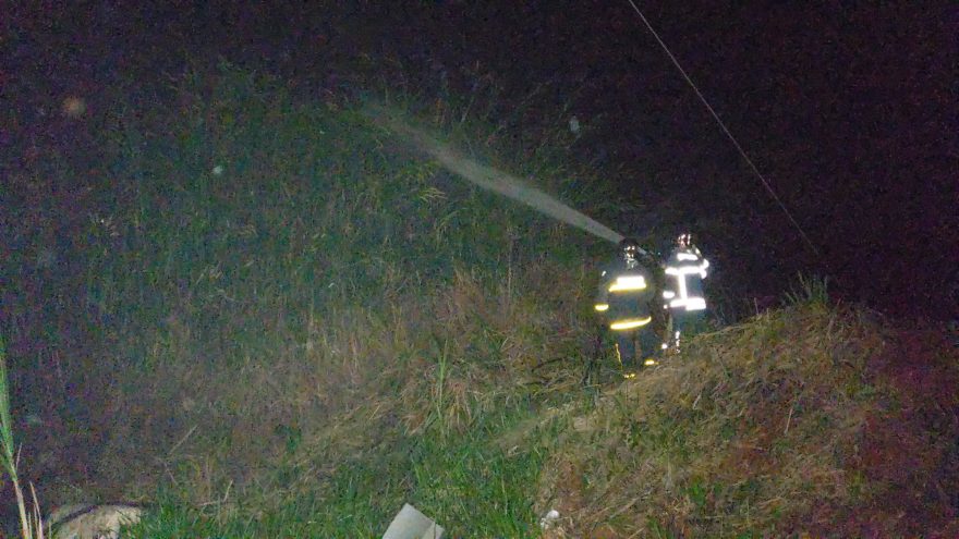 Bombeiros agem rapidamente para conter incêndio no Bairro Canadá