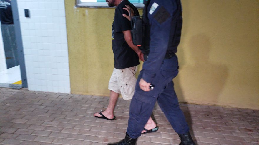 Após um mês de namoro, mulher leva soco do namorado e pede socorro da Guarda Municipal