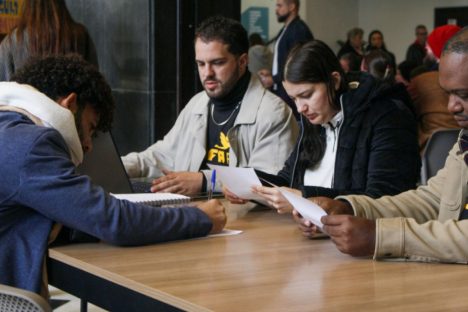 Agência do Trabalhador da Cultura leva mutirão de emprego a evento de inclusão no MON