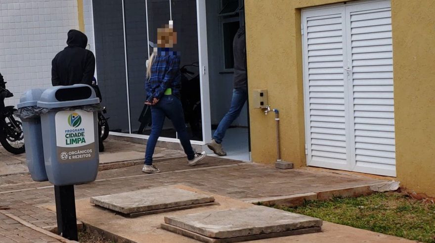 Homem e mulher são presos pelo Grupo de Diligências Especiais