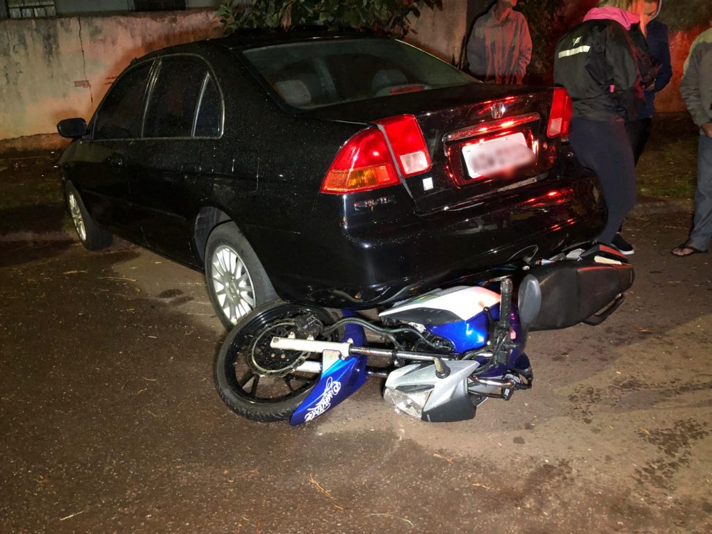 Colisão entre dois carros e moto é registrada no Bairro Maria Luíza