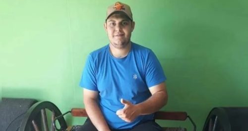Jovem morre após ser sugado por colheitadeira durante limpeza Imagem referente a Jovem morre após ser sugado por colheitadeira durante limpeza
