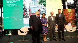 Piana participa de seminário sobre eletromobilidade no transporte público, em Curitiba