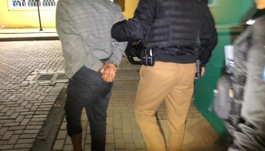 Imagem referente a Pai deixa filho de dois anos inconsciente após arremessar criança na parede, no Riviera