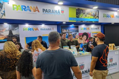 Na Expoingá, Governo do Estado orienta municípios sobre programas para o turismo