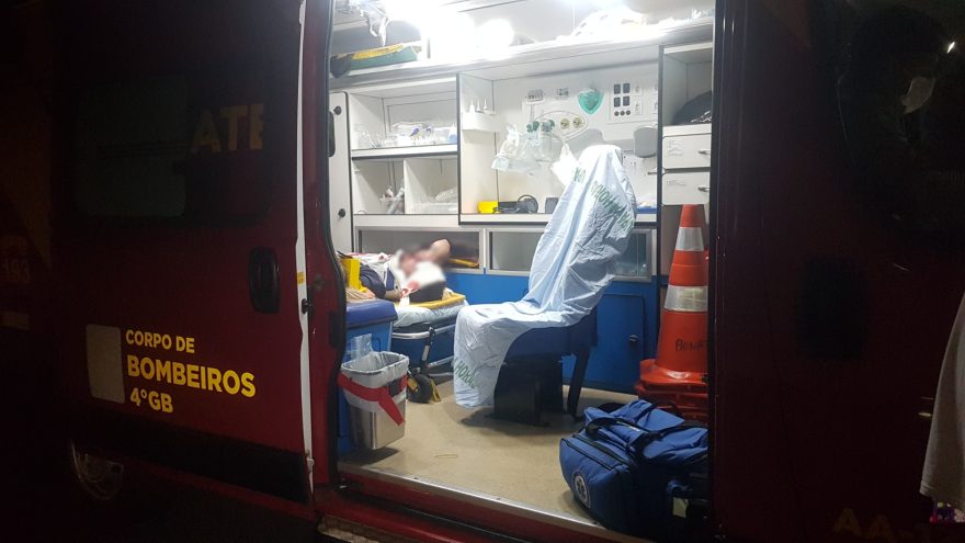 Casal fica ferido após acidente com Biz no Bairro Esmeralda