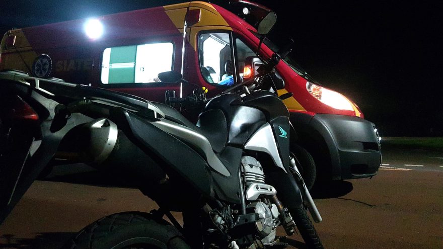 Casal fica ferido em acidente de moto no Santo Inácio