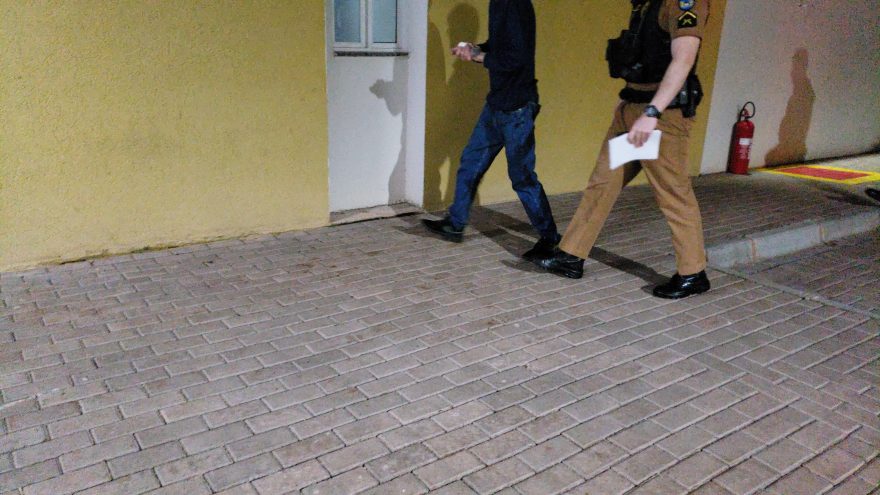 Vítima se defende com faca e faz corte na mão do agressor no Cascavel Velho