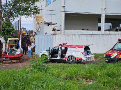 Trabalhadores são soterrados em obra; um deles morre no local Imagem referente a Trabalhadores são soterrados em obra; um deles morre no local