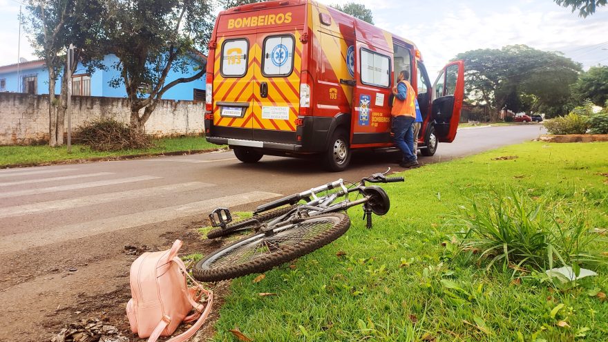 Ciclista fica ferida após se envolver em colisão com carro no Bairro Brasília