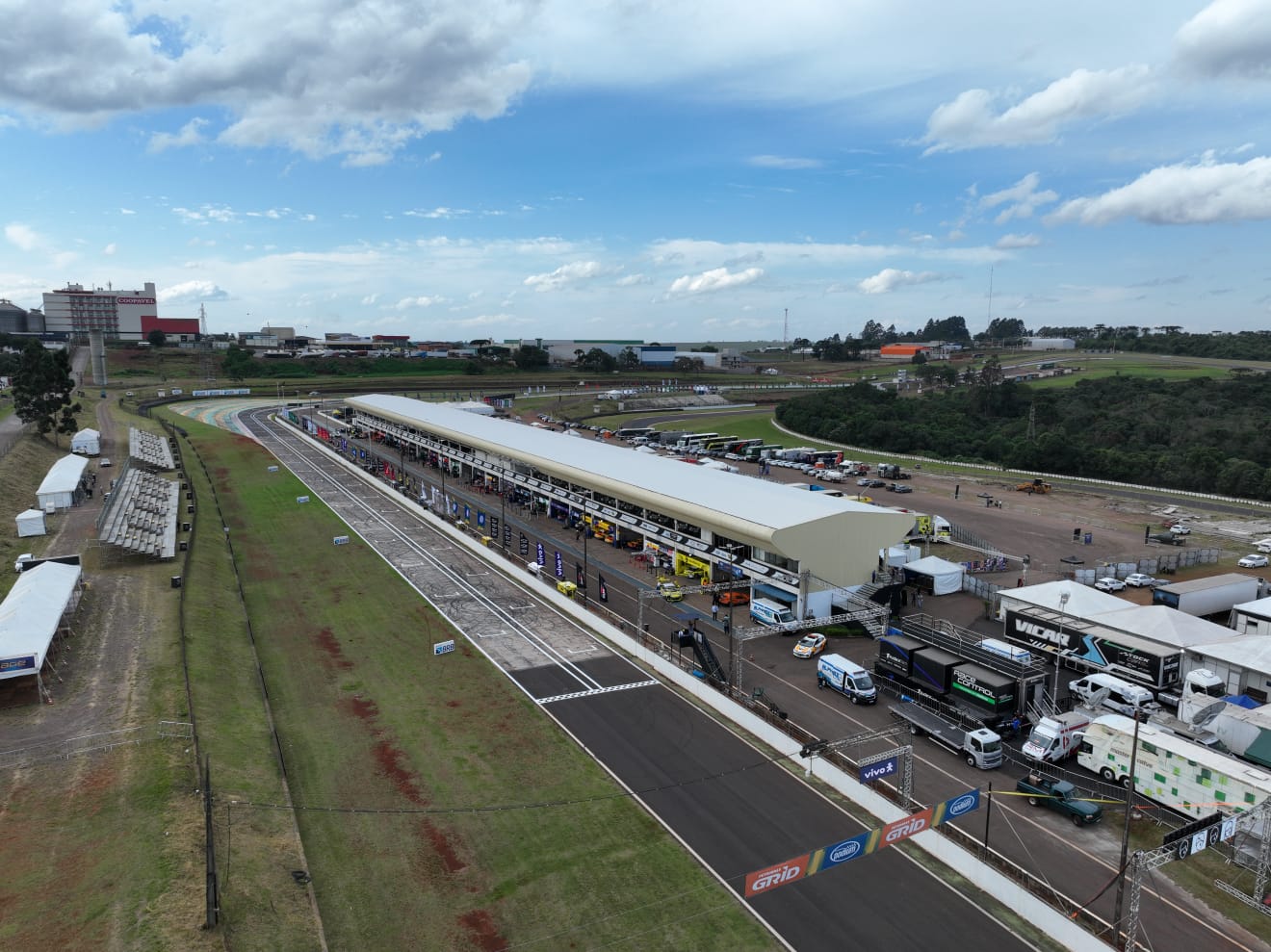 Verba de R$ 12,5 milhões do Paraná adequará marginal do Aeroporto e atualizará autódromo para eventos internacionais Verba de R$ 12,5 milhões do Paraná adequará marginal do Aeroporto e atualizará autódromo para eventos internacionais