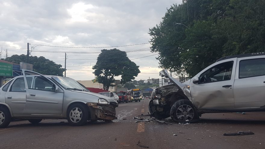 Motorista embriagado causa acidente de trânsito na Rua Souza Naves