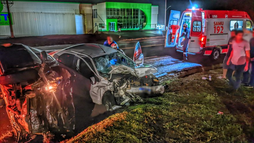 Cacetada! Batida frontal seguida de capotamento deixa mulher ferida na BR-277