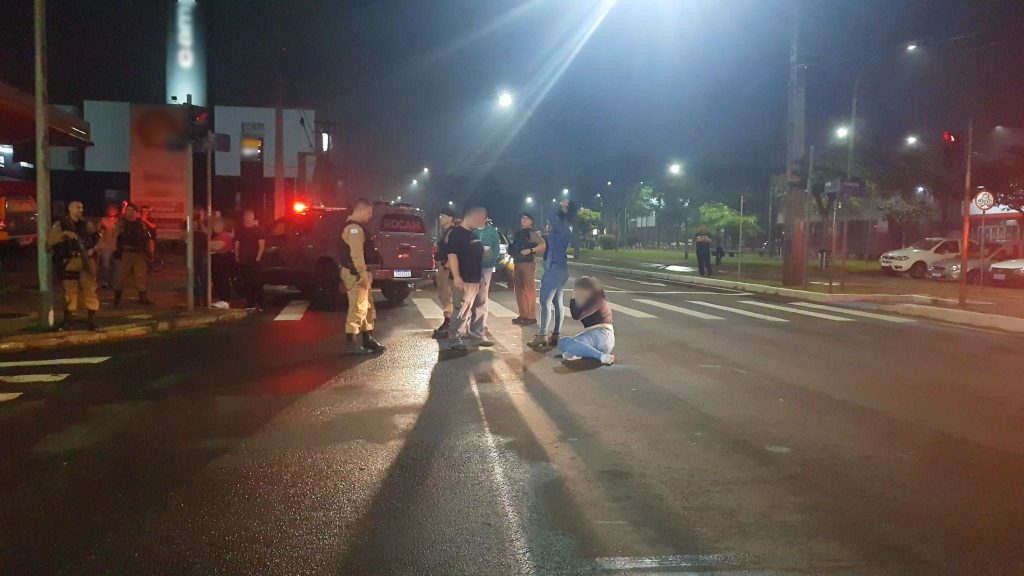 Rolo e confusão! Briga generalizada mobiliza equipes da Polícia Militar em posto de combustíveis no centro