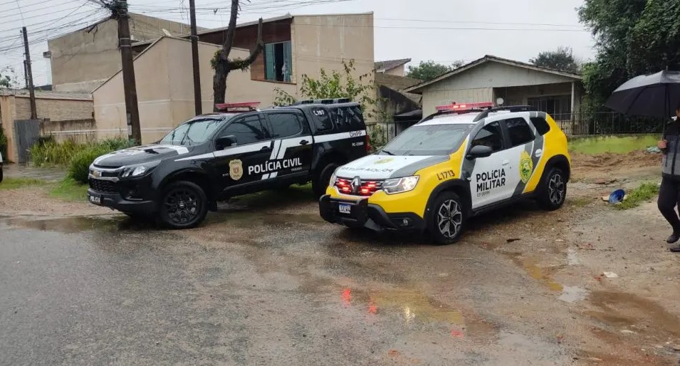 Corpo é encontrado dentro de rio com corda e cinto no pescoço