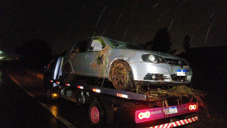 Família de Cascavel é vítima de capotamento na BR-467