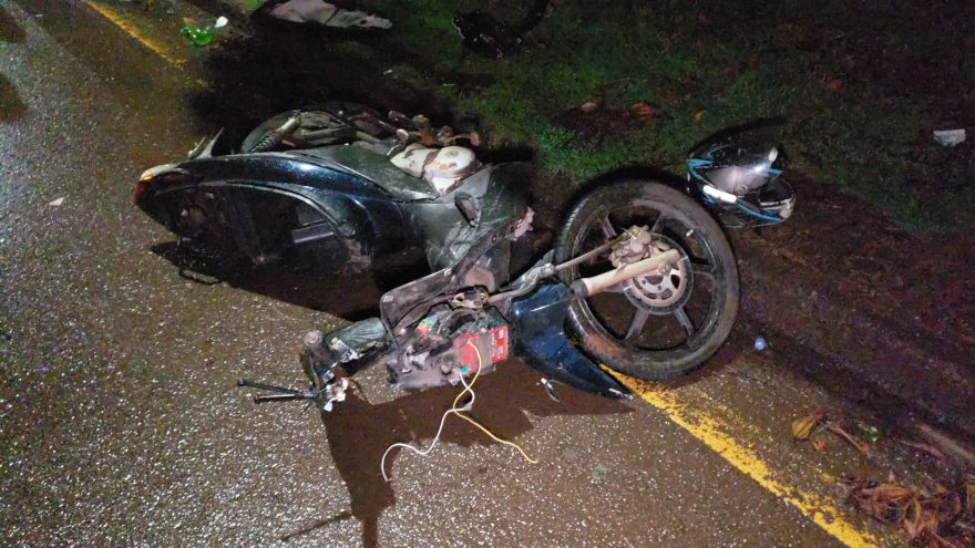 Motociclista é socorrido pelo Siate após forte colisão no Santa Cruz