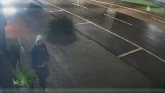 Bandido das pedrinhas: câmera mostra suspeito em loja arrombada no Centro de Cascavel