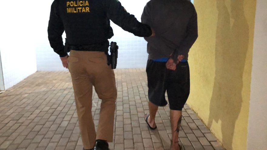 Briga de marido e mulher termina na delegacia