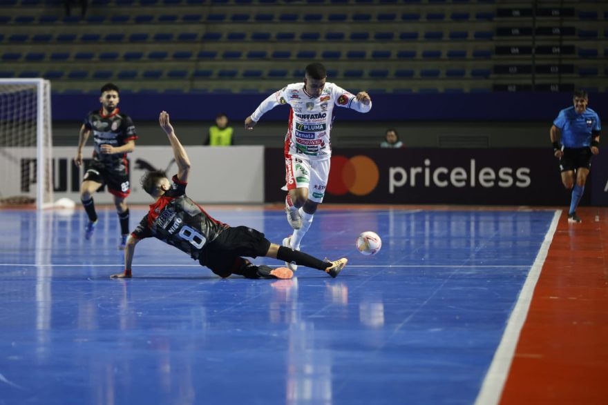 Cascavel Futsal estreia com empate na Libertadores de Futsal