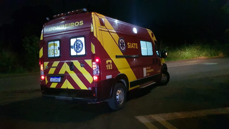Motociclista fica ferido em acidente de trânsito no bairro Guarujá