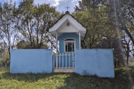 Recorde no Guinness: menor cemitério do mundo é atração turística do Paraná