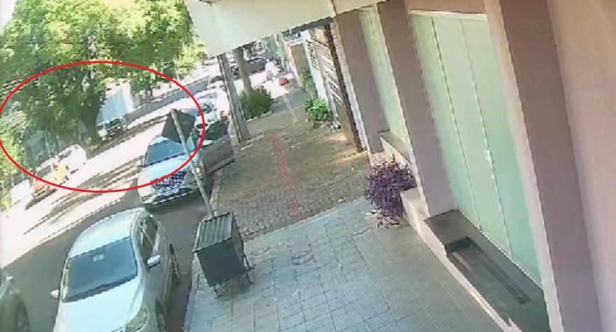 Câmera flagra Nivus colidindo contra muro de escritório no Centro