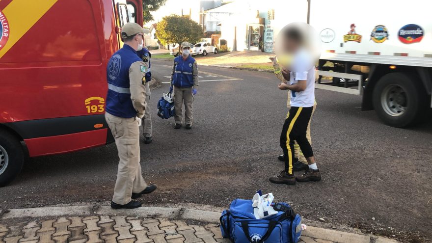 Homem é socorrido pelo Siate após cair de bicicleta no Pioneiros Catarinenses