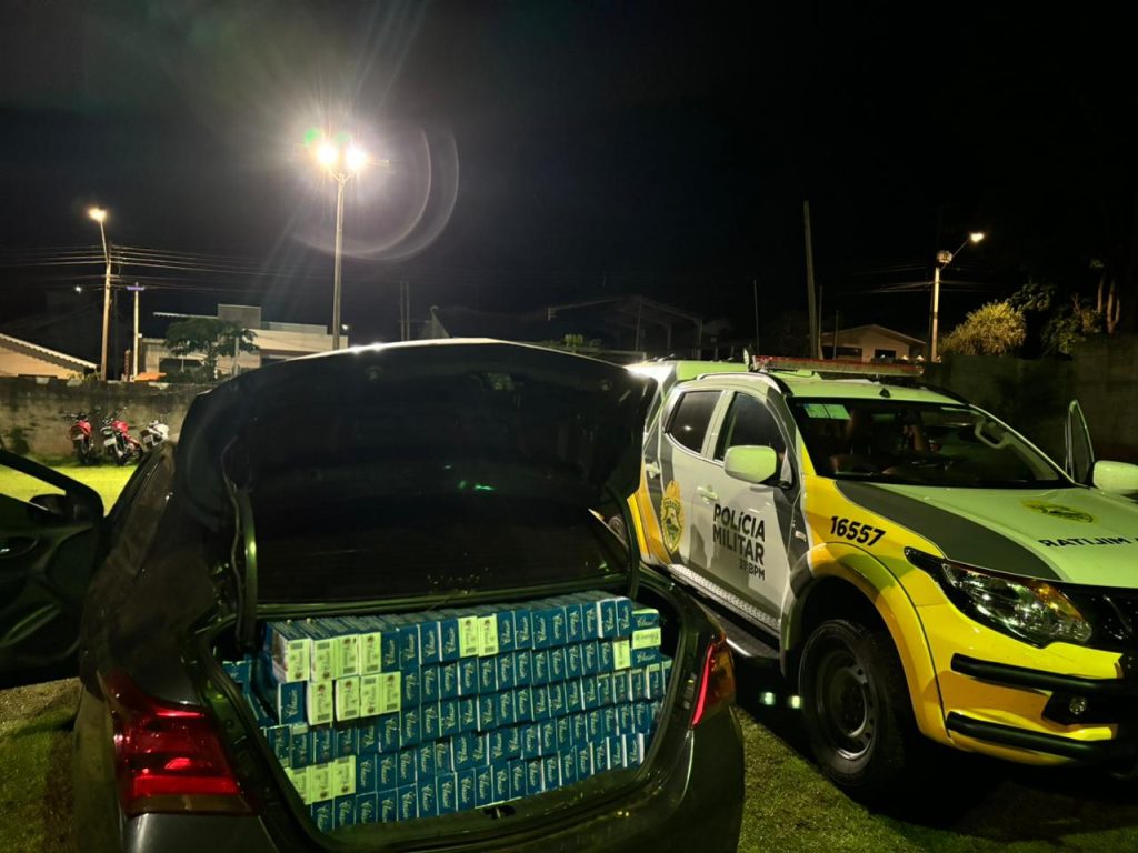 Após perseguição, carro com R$ 120 mil em cigarros é apreendido pela PM