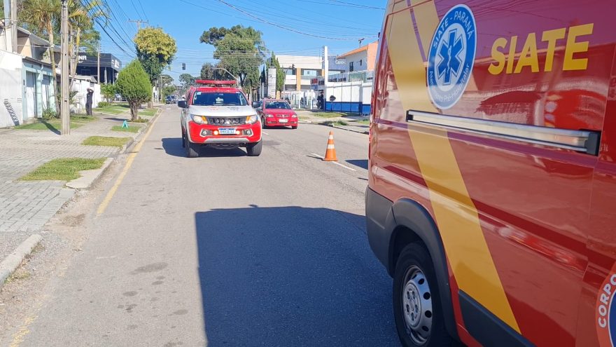 Ciclista fica em estado gravíssimo após colisão com carro