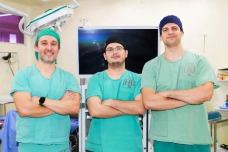 Hospital Universitário da UEL promove “mutirão-aula” de cirurgia urológica