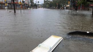 Com volta da chuva, aulas são suspensas em Porto Alegre