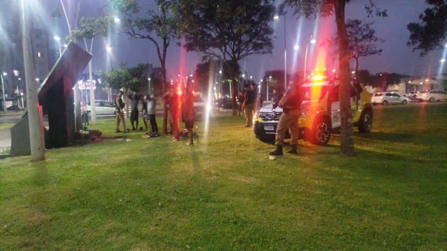 Polícia Militar promove ação para coibir ilegalidades na Praça da Bíblia
