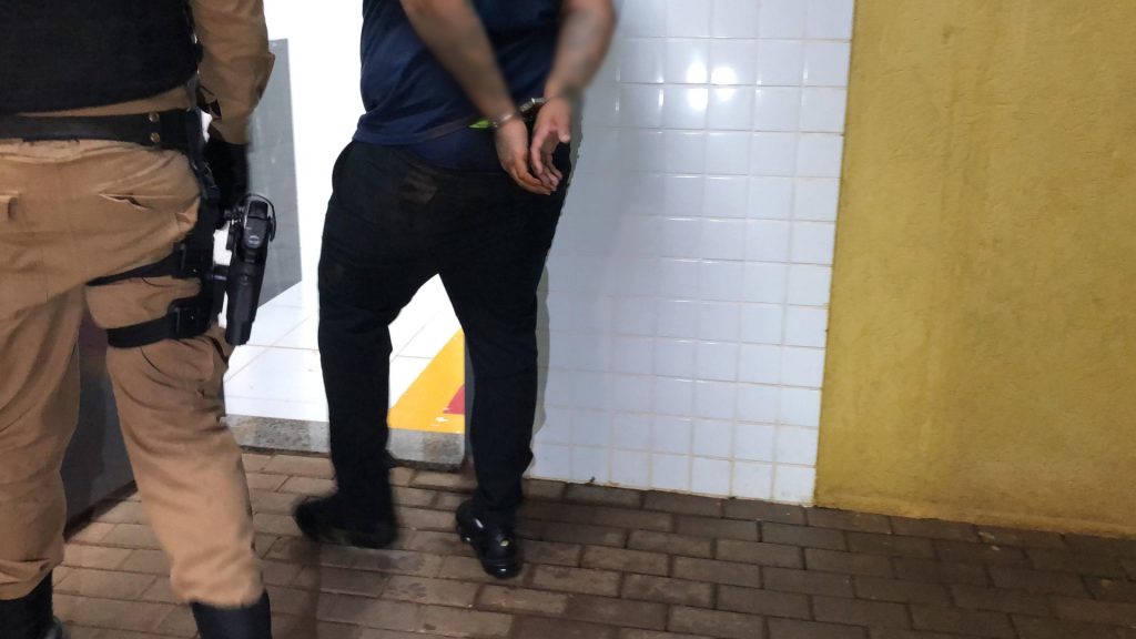 Rapaz é detido acusado de ameaçar ex-companheira no bairro Brasília