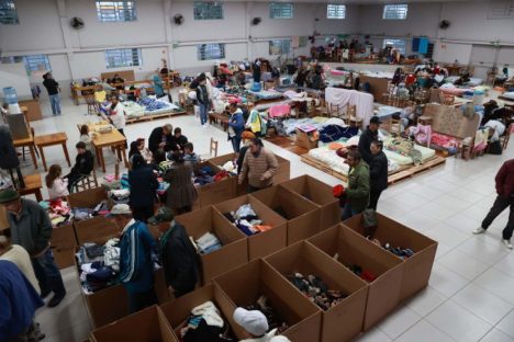 Imagem referente a Paraná envia assistentes sociais ao Rio Grande do Sul para apoio às equipes locais