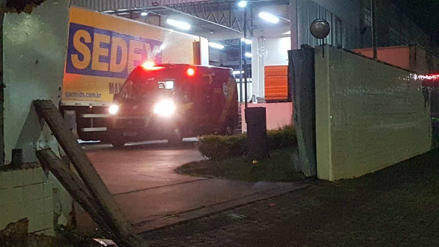 Homem sofre fratura exposta em acidente com máquina no Centro