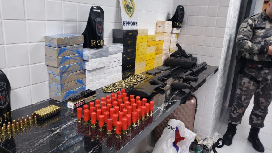 Rone apreende arsenal em residência de foragido no Alto Alegre