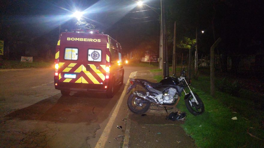Motociclista de 42 anos é socorrido após acidente no Bairro Alto Alegre
