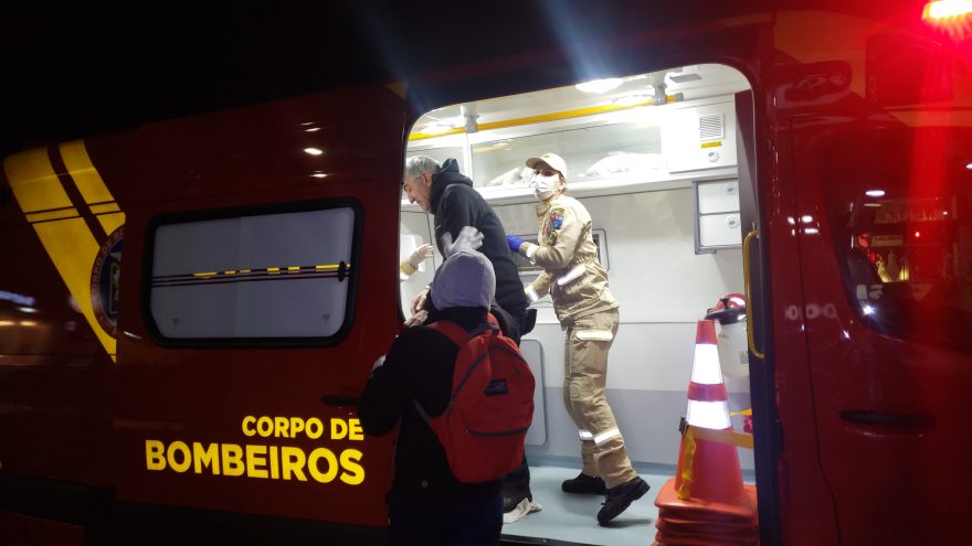 Pedestre sofre queda no Centro de Cascavel e Corpo de Bombeiros é acionado