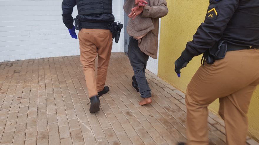 Alterado, homem descumpre medida protetiva e acaba preso no 14 de Novembro