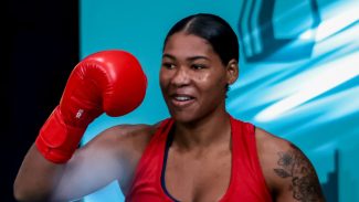 Viviane Pereira vence luta de estreia no último Pré-Olímpico de Boxe